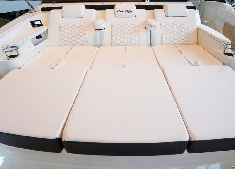Sea Ray 320 Sundancer
