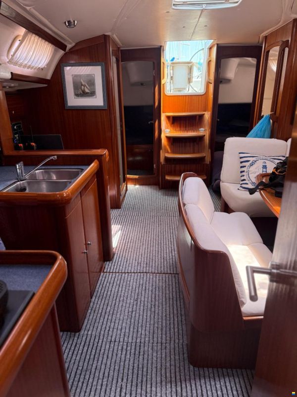 Bavaria 39