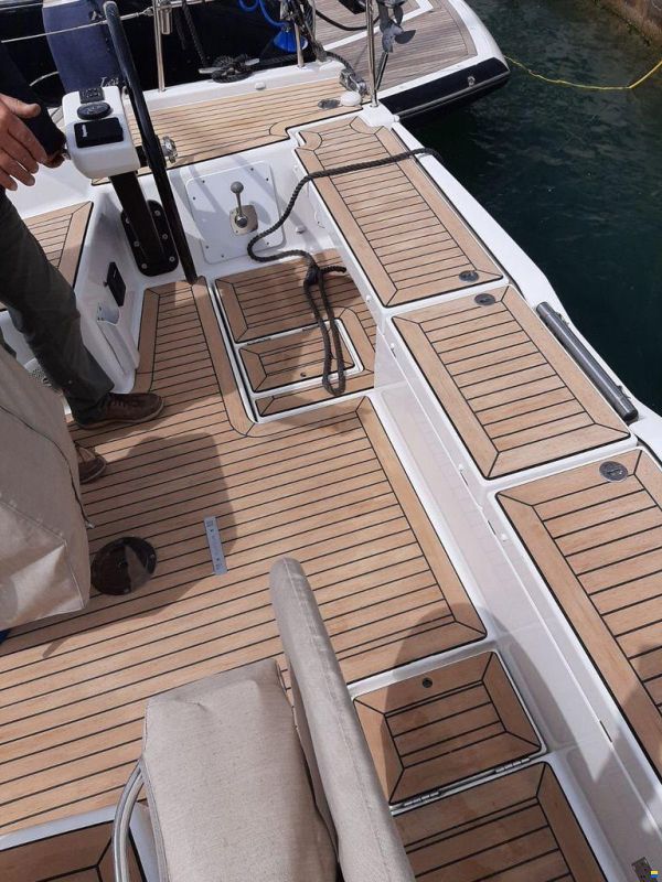 Dufour 430 large