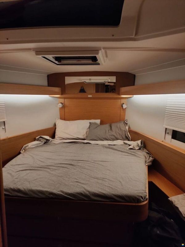 Dufour 430 large