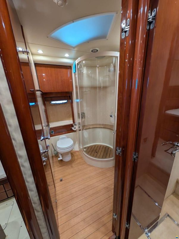 Fairline 68