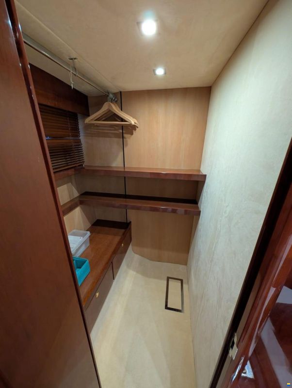 Fairline 68