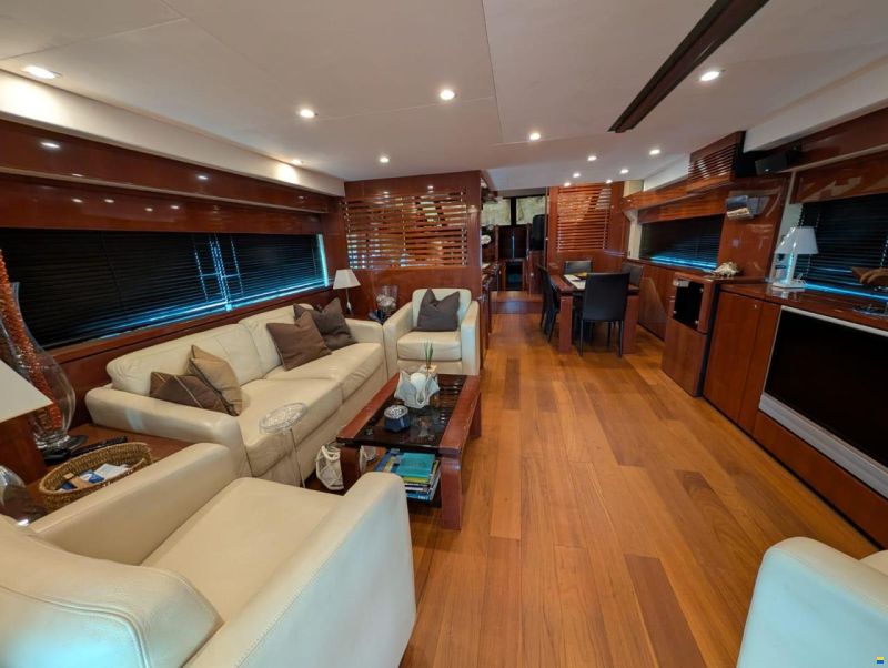 Fairline 68