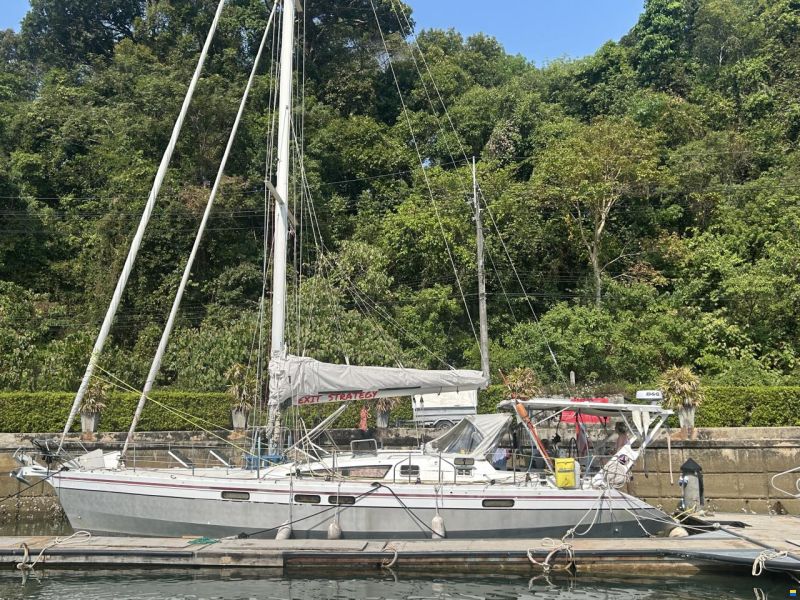 Alubat Ovni 435