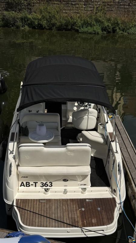 Sea Ray er 255