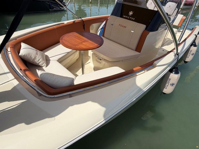 Invictus FX 240