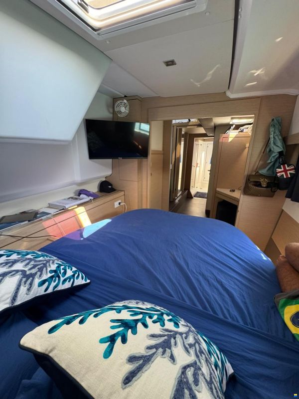 Fountaine Pajot Lucia 40