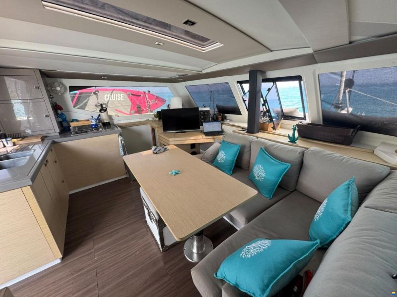 Fountaine Pajot Lucia 40