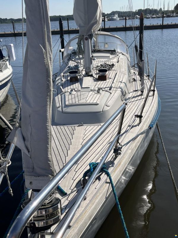 Bianca Commander 31