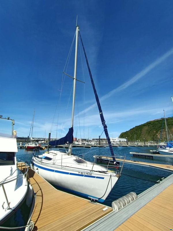 Beneteau First 28