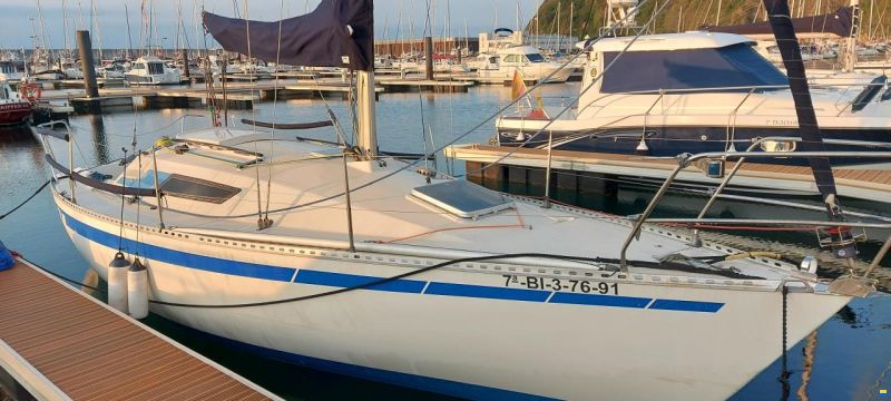 Beneteau First 28