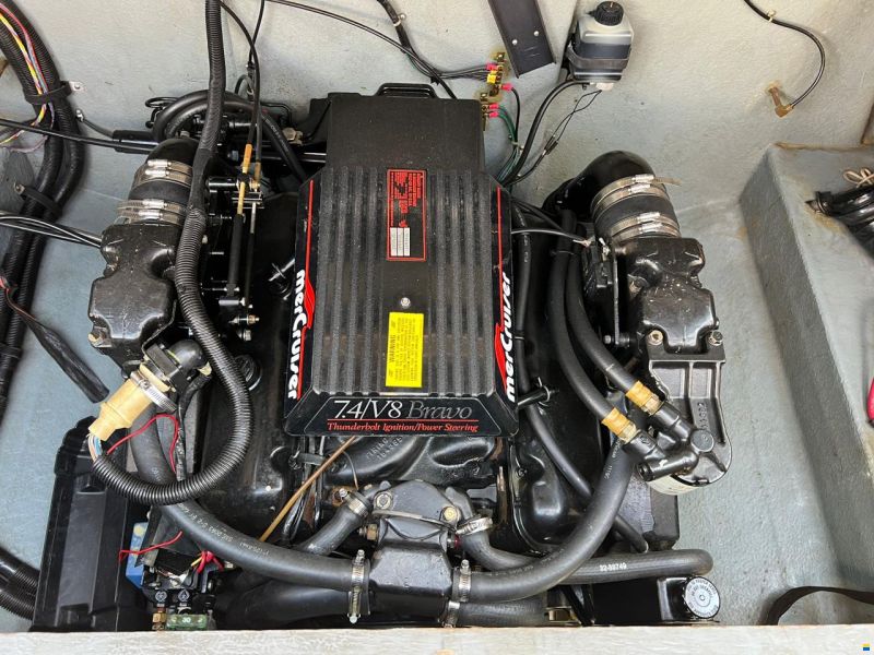 Sea Ray 260 CC