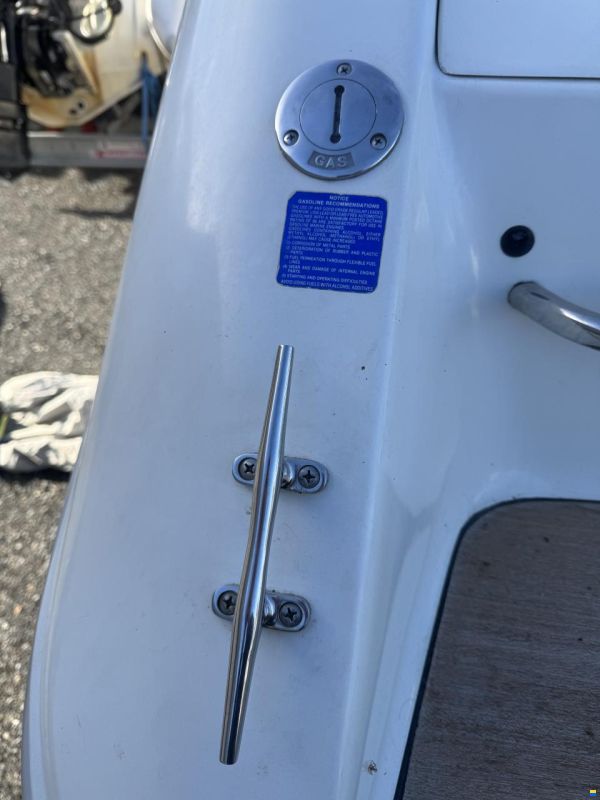 Sea Ray 260 CC