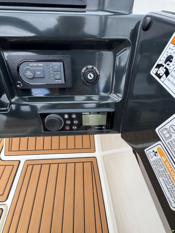 Quicksilver Activ 555