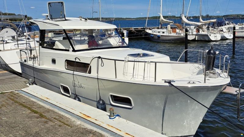 Delphia 800 Escape