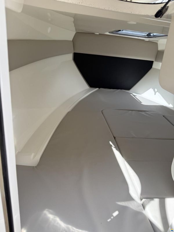 Quicksilver Activ 645 Cabin