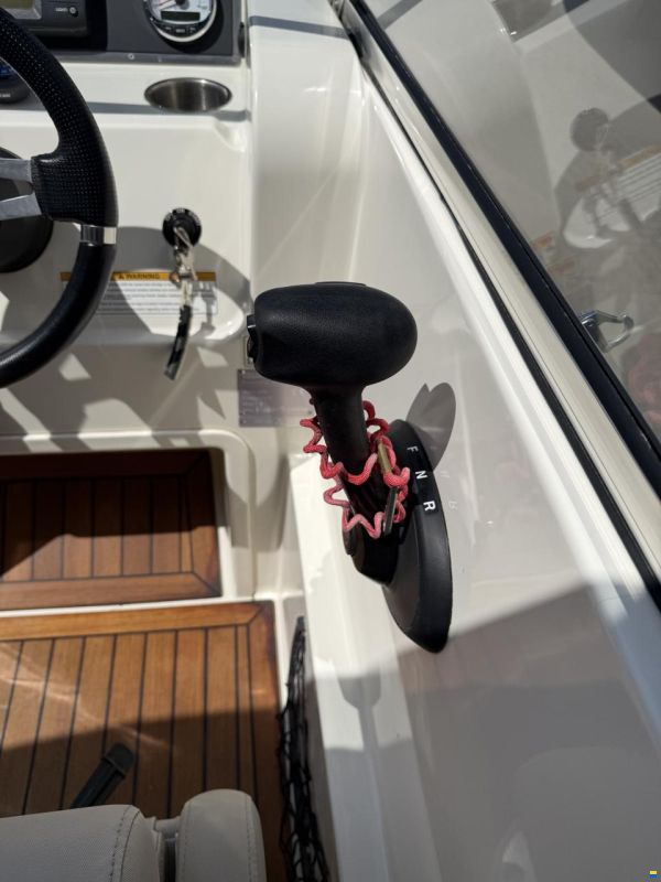 Quicksilver Activ 645 Cabin
