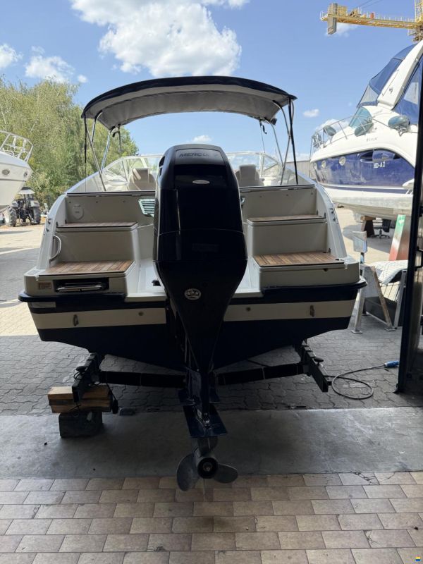 Quicksilver Activ 645 Cabin