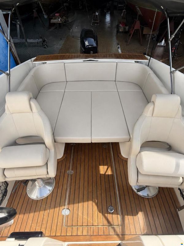 Quicksilver Activ 645 Cabin