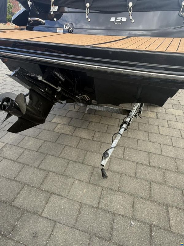 Sea Ray 19 SPX