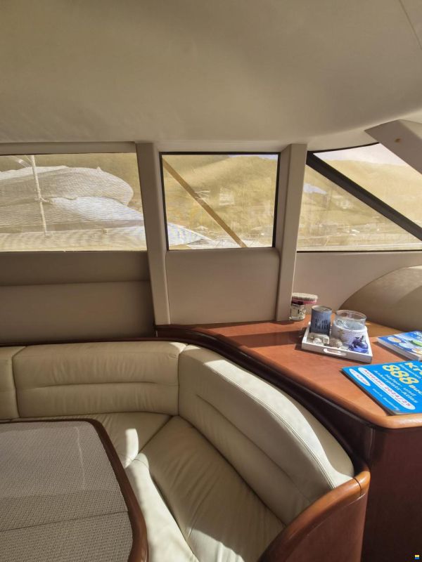 Princess 61
