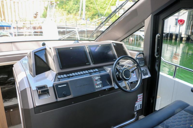 Galeon 420 Fly