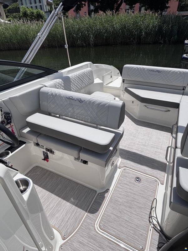 Sea Ray SDX 270 Europe