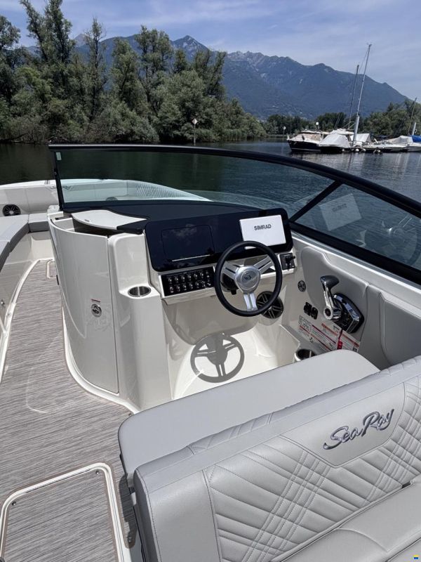 Sea Ray SDX 270 Europe