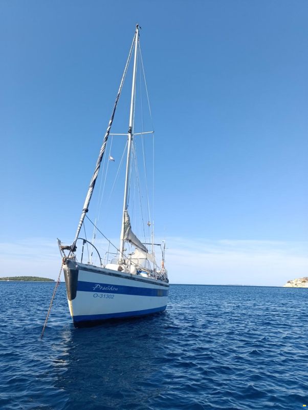 Coronado 35
