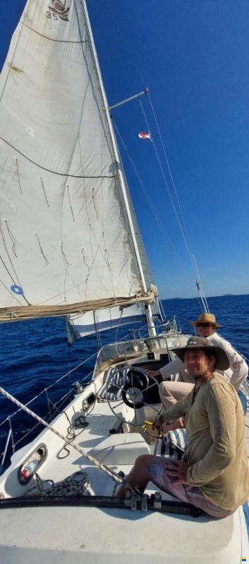 Coronado 35