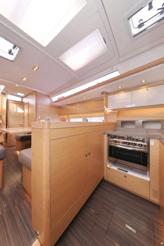 Dufour 530