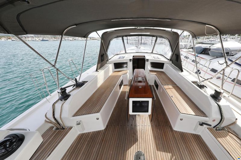 Dufour 530