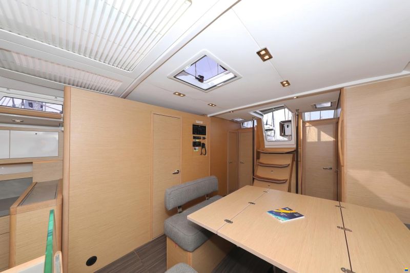 Dufour 530