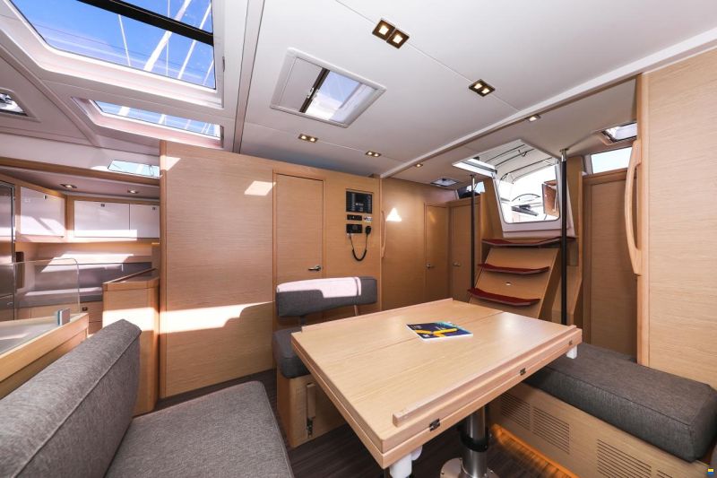 Dufour 530