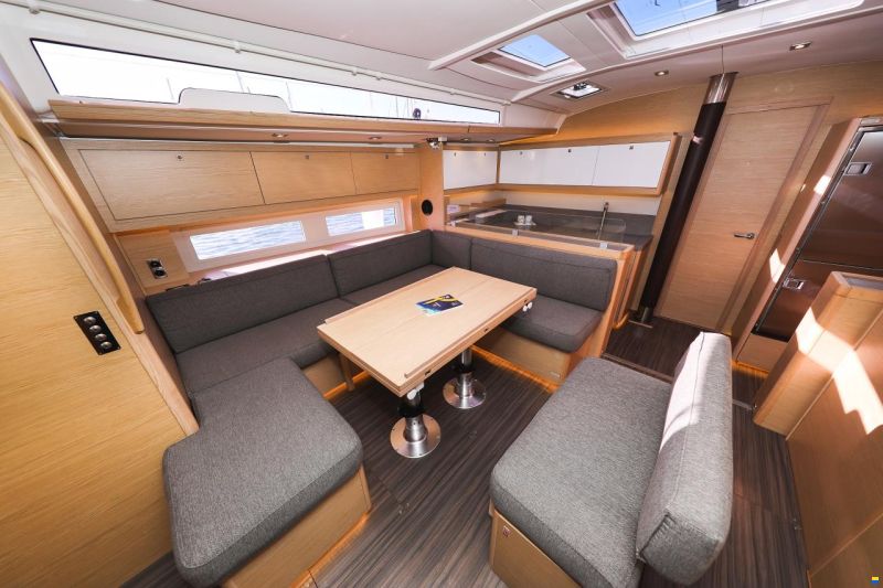 Dufour 530