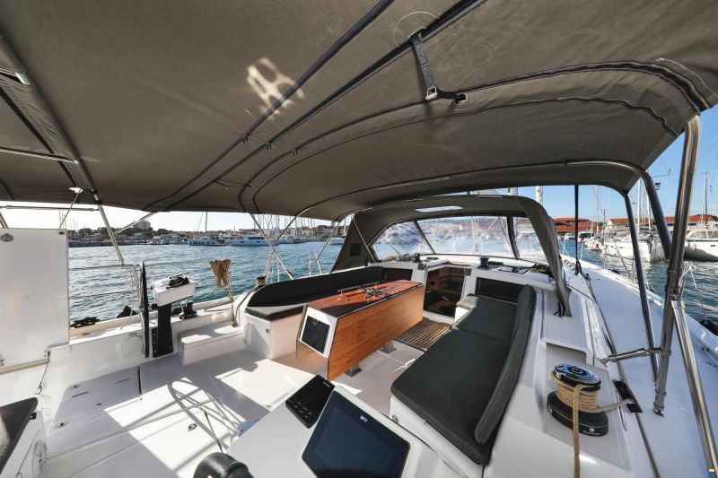 Dufour 530