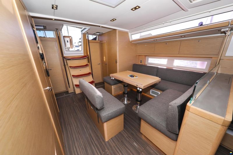 Dufour 530