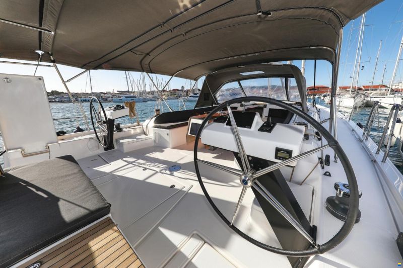 Dufour 530