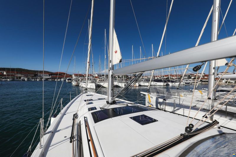 Dufour 530