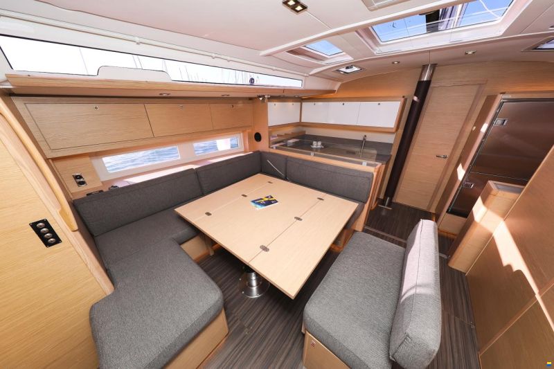 Dufour 530