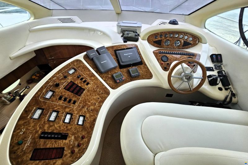 Azimut 46 Fly