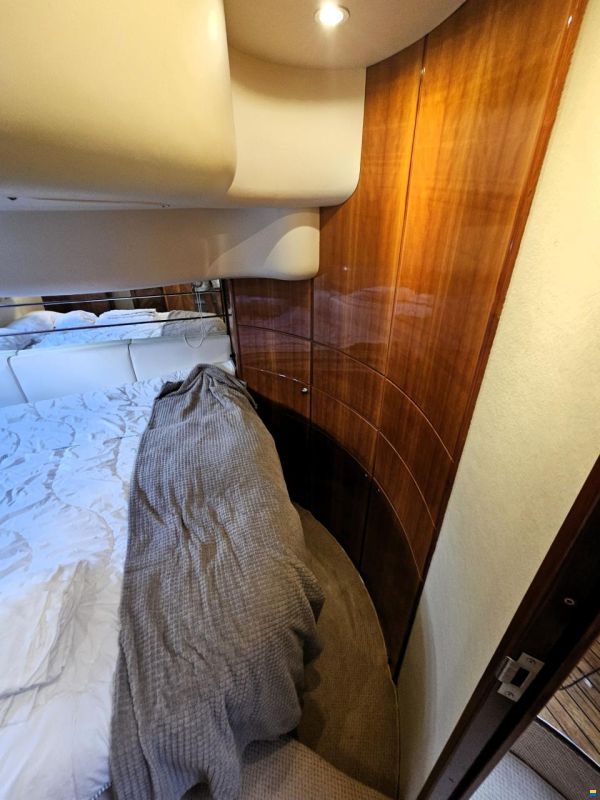 Azimut 46 Fly