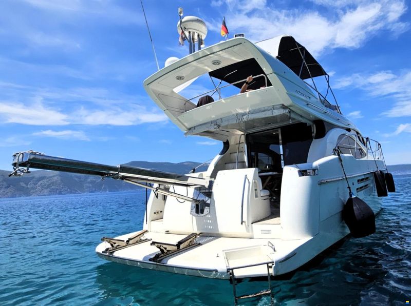 Azimut 46 Fly