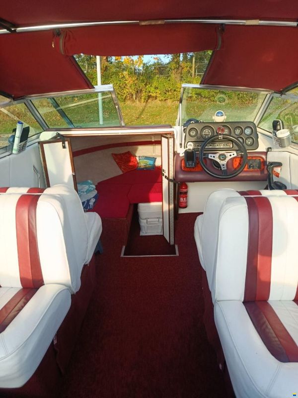 Sea Ray 200