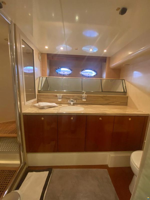 Fairline Squadron 62