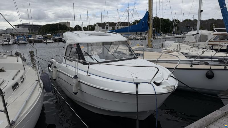 Beneteau Antares 7