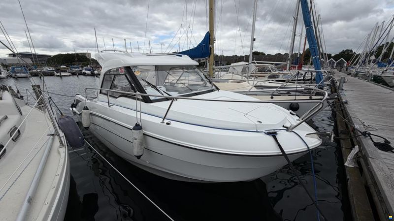 Beneteau Antares 7