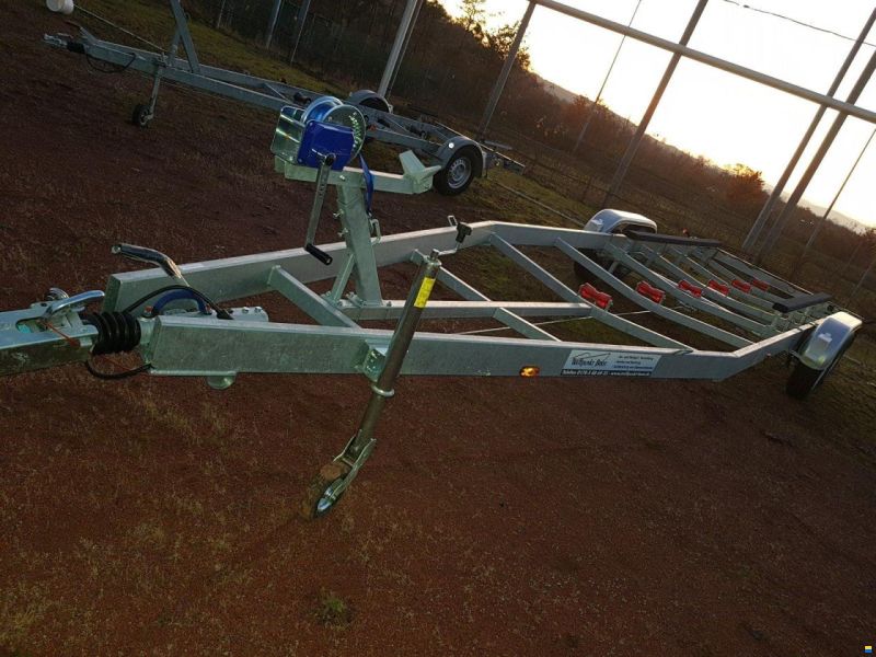 TREFFPUNKT-BOOT PILOB 1,5 - 3,65 T MOTOR