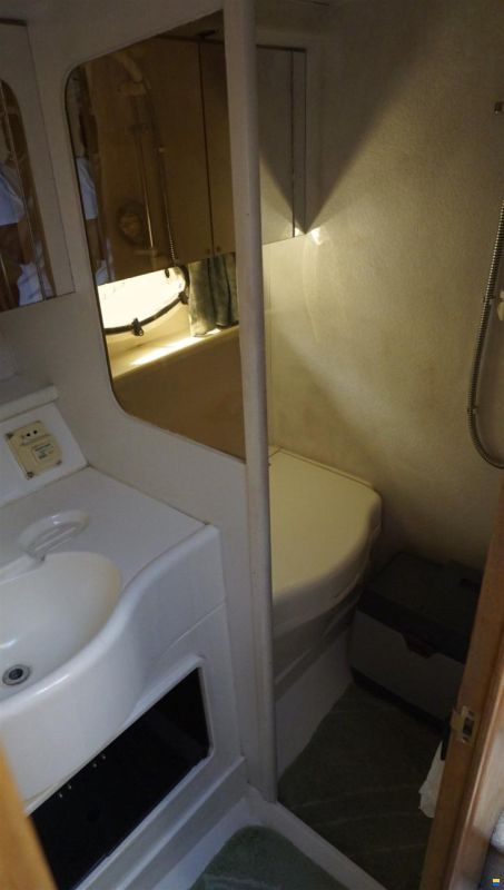 Fairline BRAVA 33
