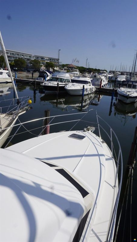 Fairline BRAVA 33